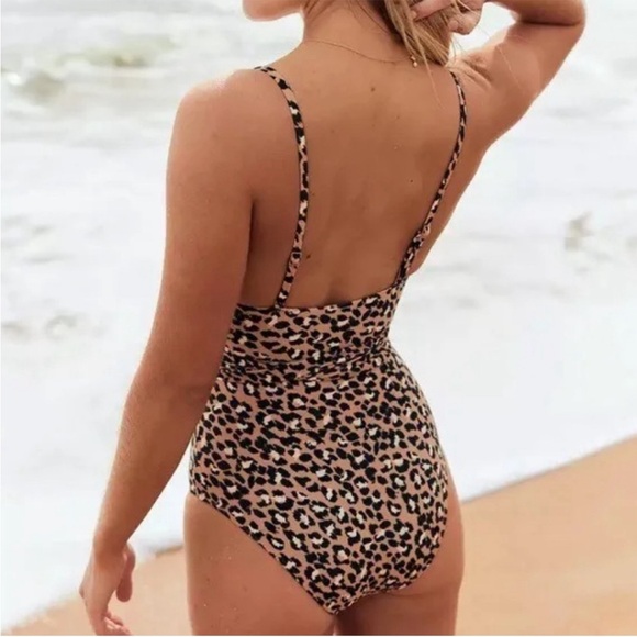 Aerie One Piece Full Coverage Wrap Swimsuit Leopard Size Medium - Picture 3 of 7